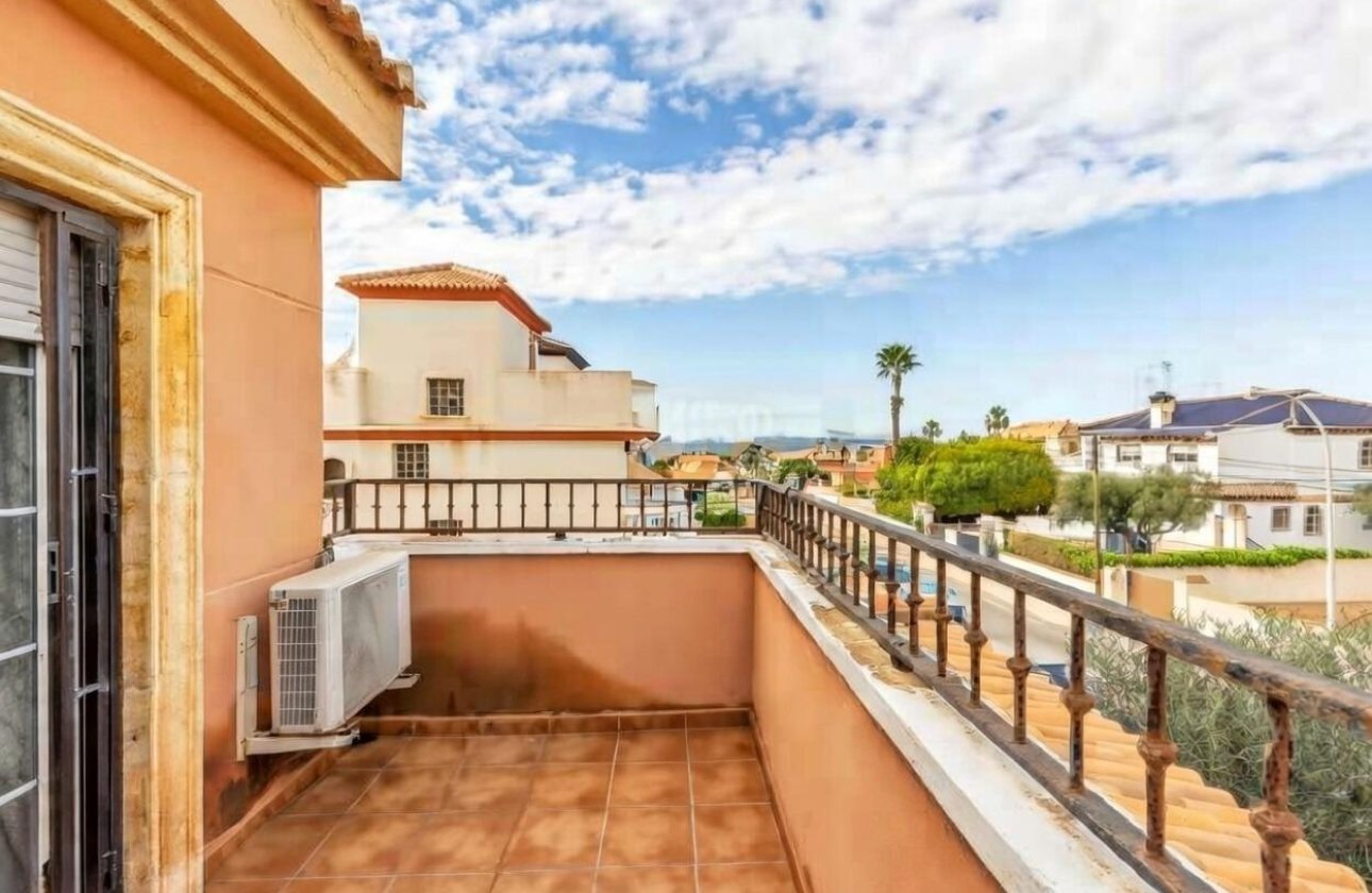 Revente - Villa -
Torrevieja - Aguas Nuevas