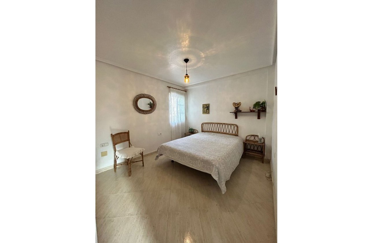 Revente - Villa -
Torrevieja - Aguas Nuevas