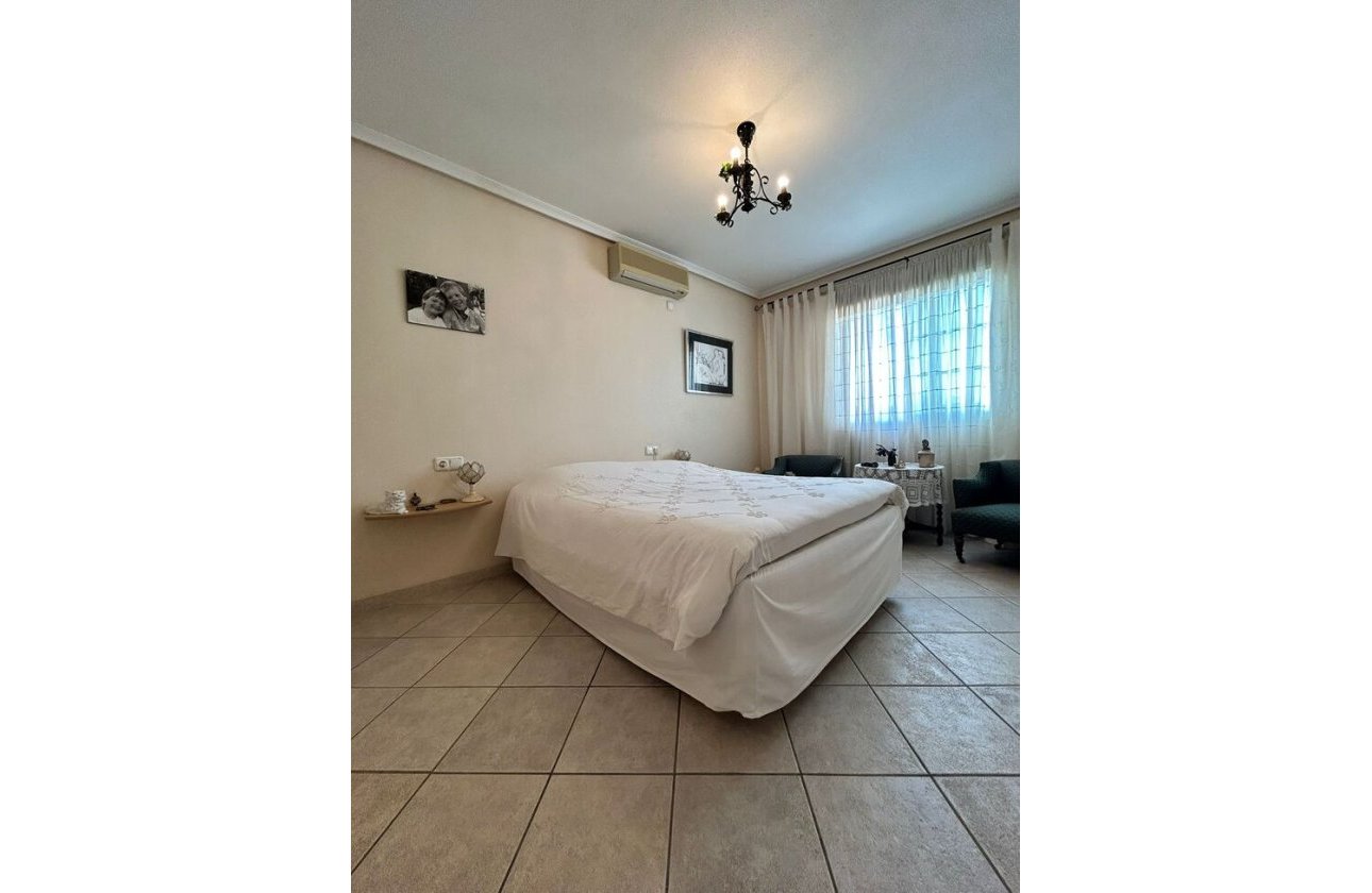 Revente - Villa -
Torrevieja - Aguas Nuevas