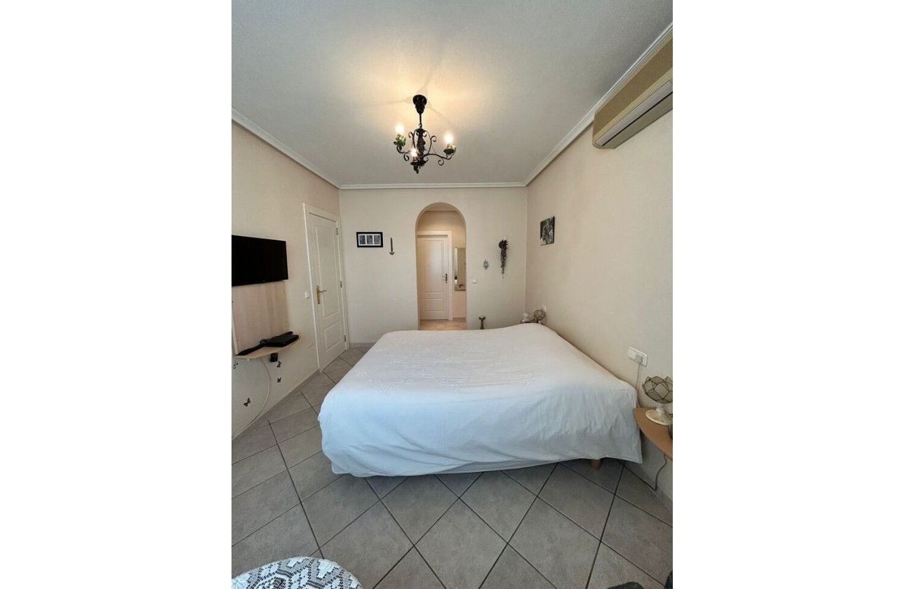 Revente - Villa -
Torrevieja - Aguas Nuevas