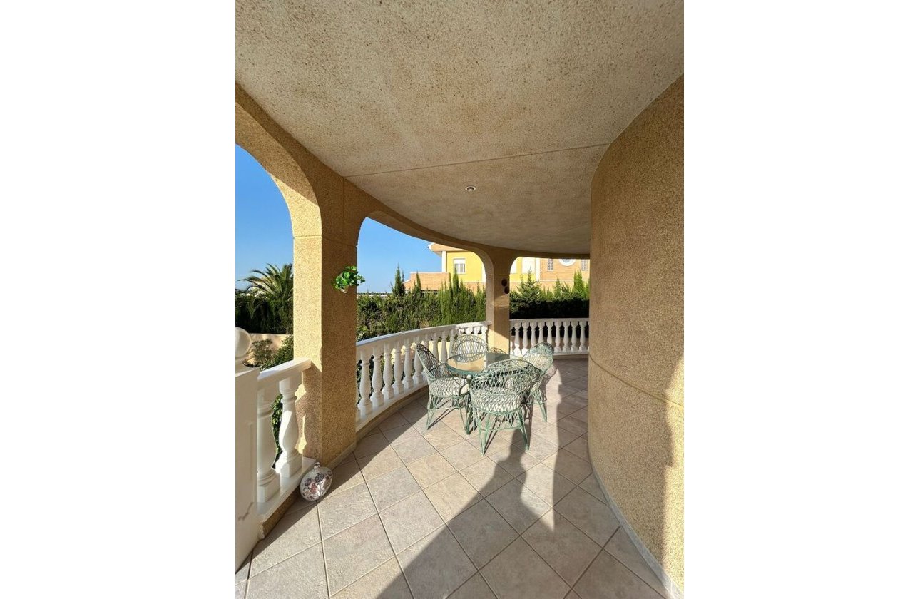 Revente - Villa -
Torrevieja - Aguas Nuevas