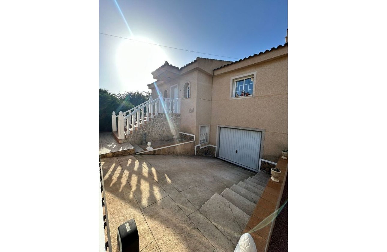 Revente - Villa -
Torrevieja - Aguas Nuevas