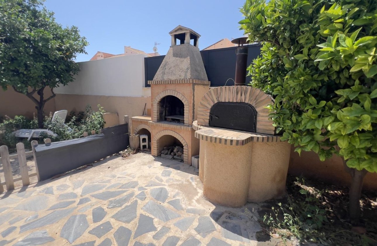 Revente - Villa -
Torrevieja - Aguas Nuevas