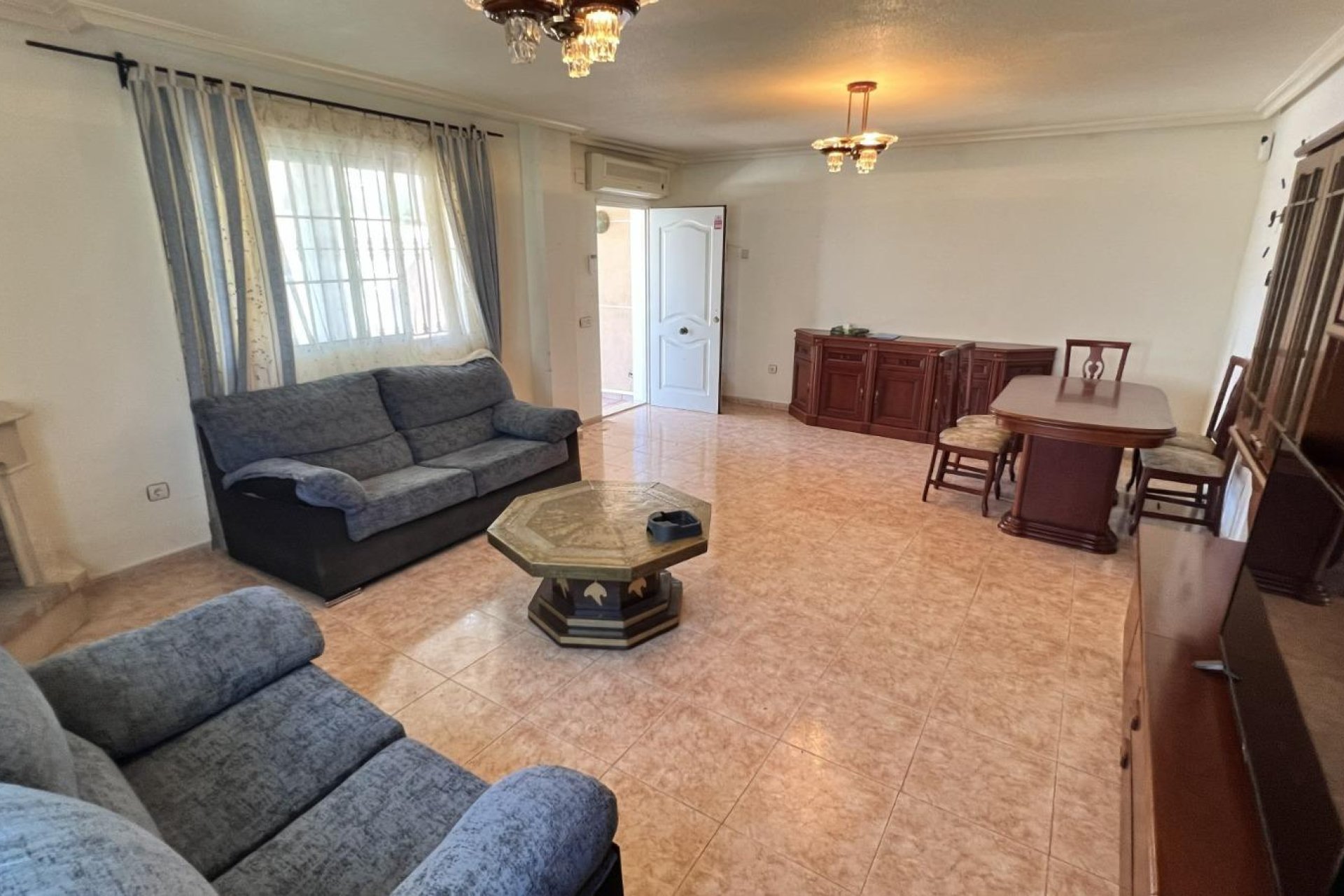 Revente - Villa -
Torrevieja - Aguas Nuevas