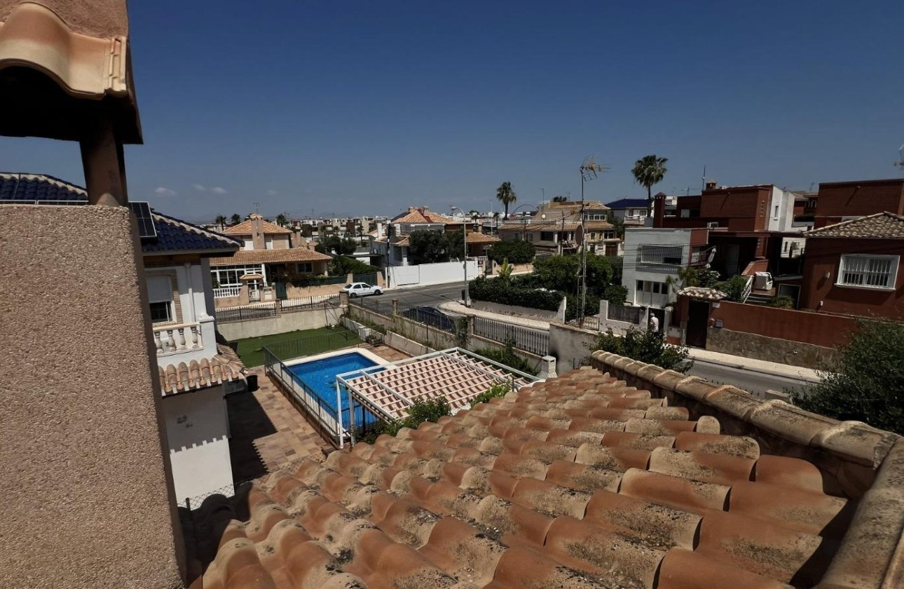 Revente - Villa -
Torrevieja - Aguas Nuevas