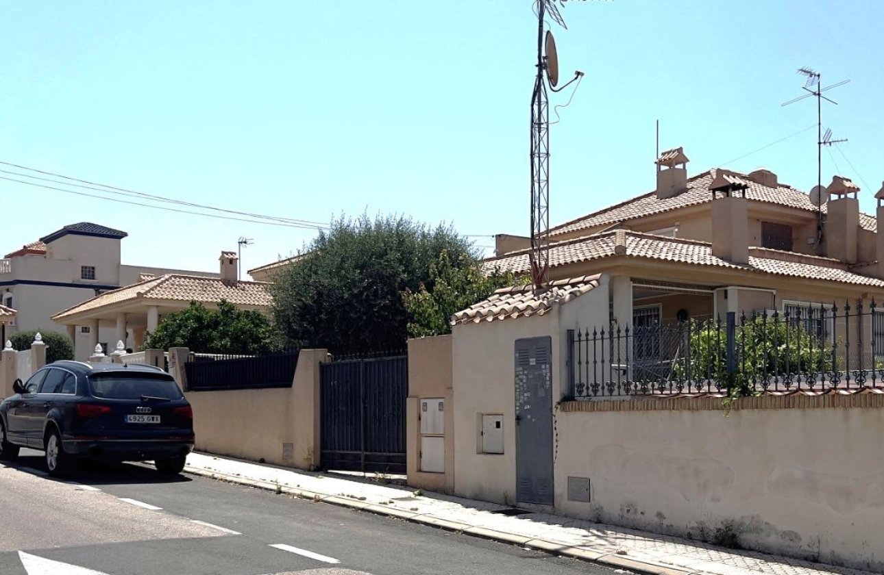 Revente - Villa -
Torrevieja - Aguas Nuevas