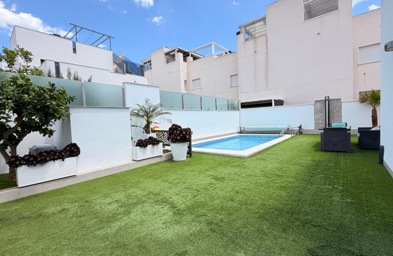 Revente - Villa -
Torrevieja - Aguas Nuevas