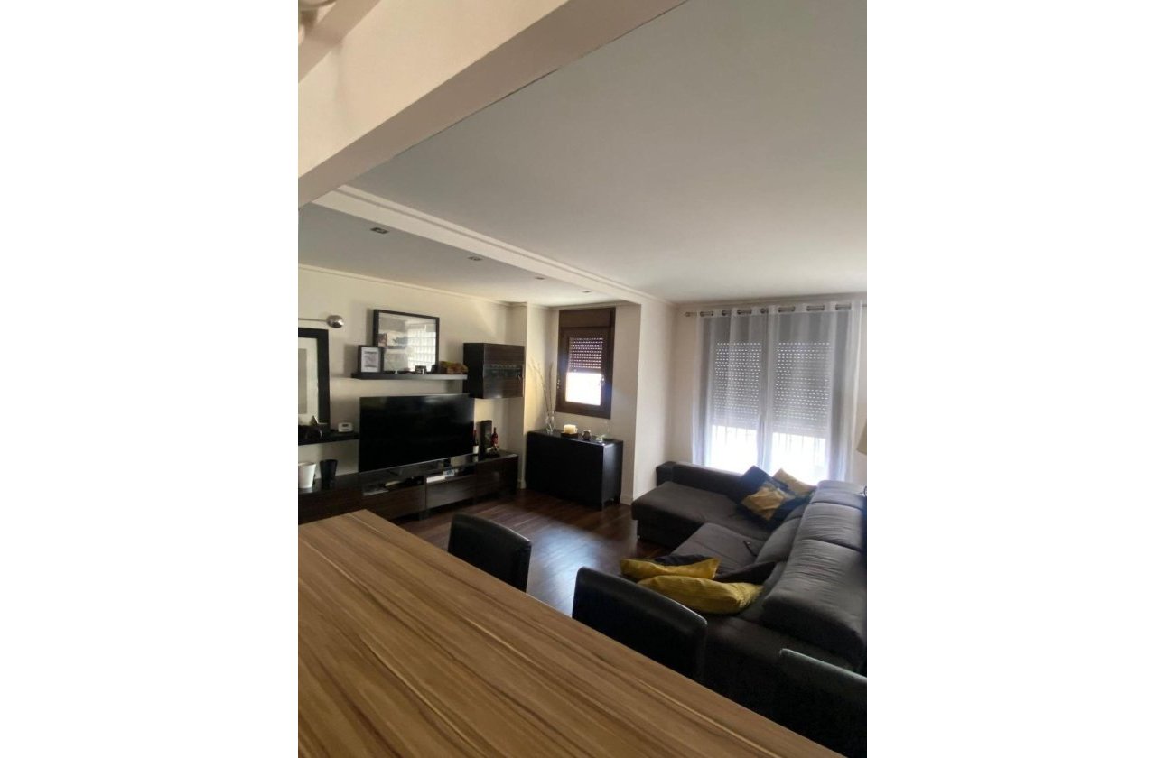 Revente - Villa -
Torrevieja - Centro - Muelle Pesquero