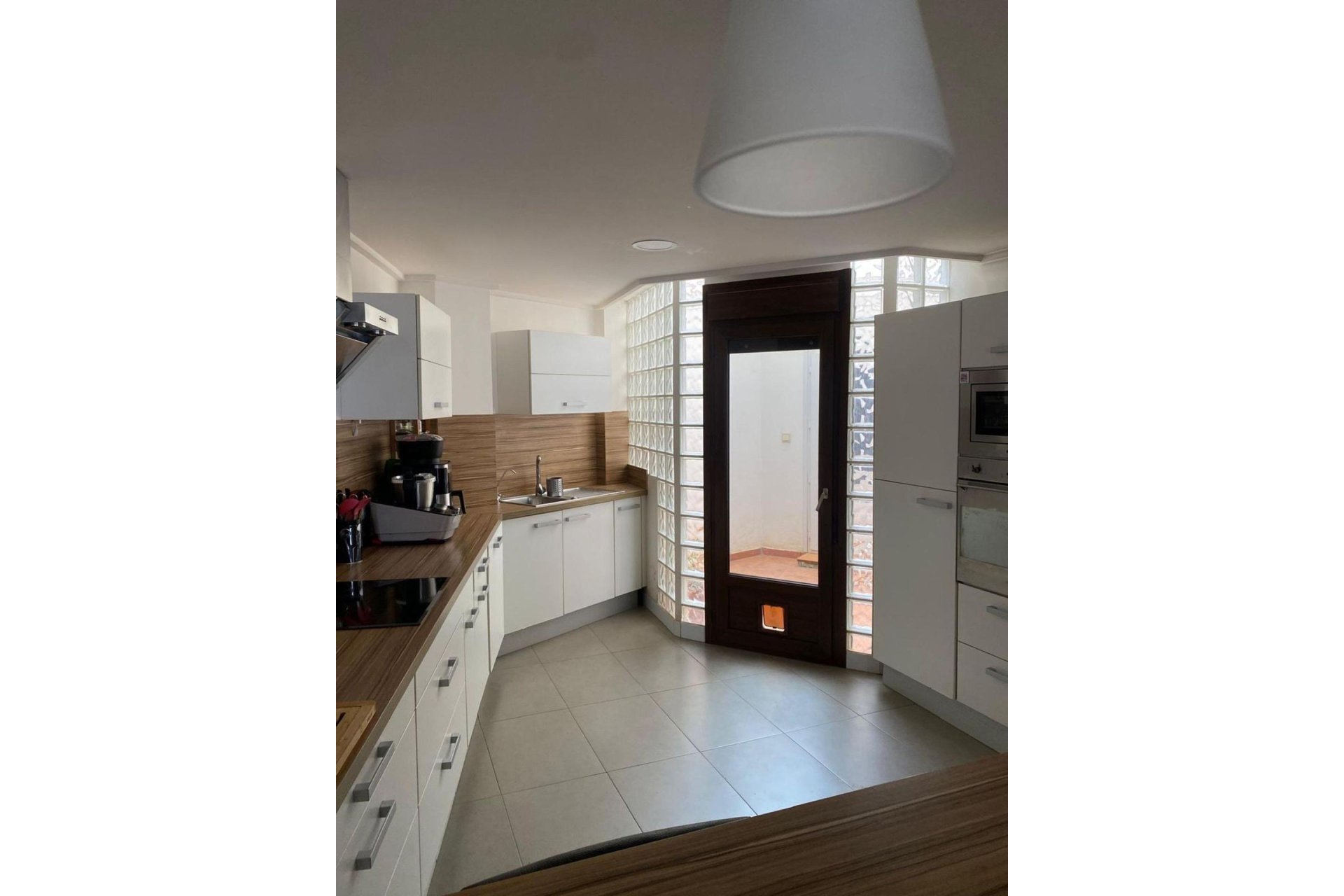 Revente - Villa -
Torrevieja - Centro - Muelle Pesquero