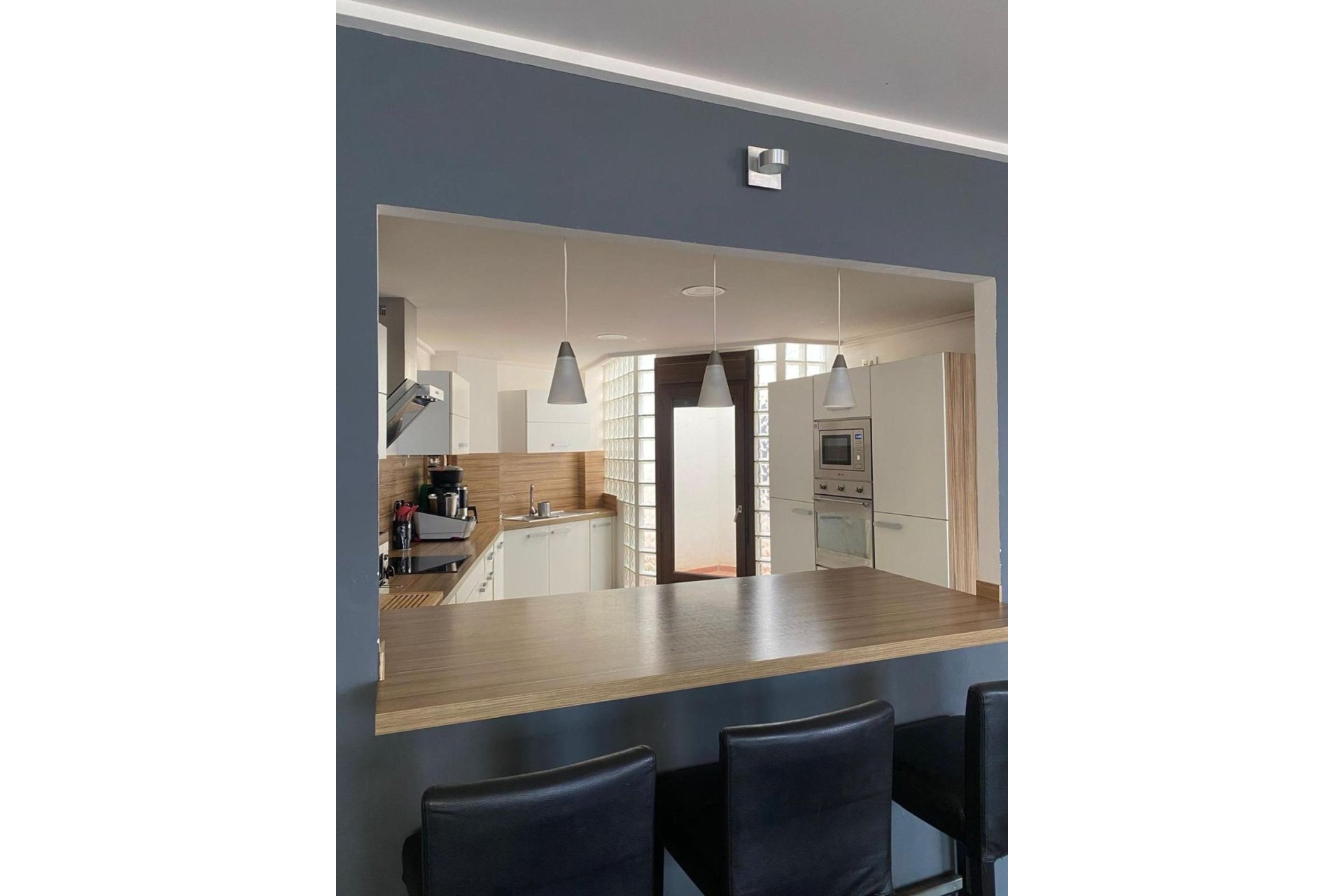 Revente - Villa -
Torrevieja - Centro - Muelle Pesquero