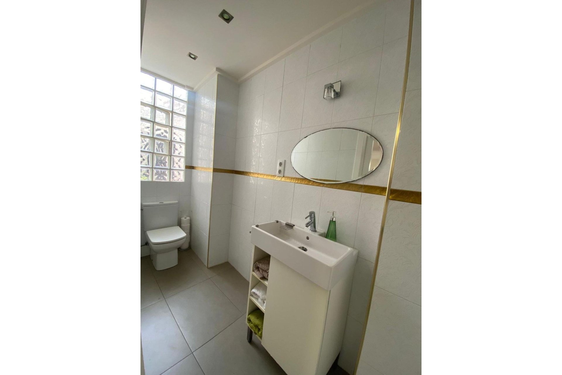 Revente - Villa -
Torrevieja - Centro - Muelle Pesquero