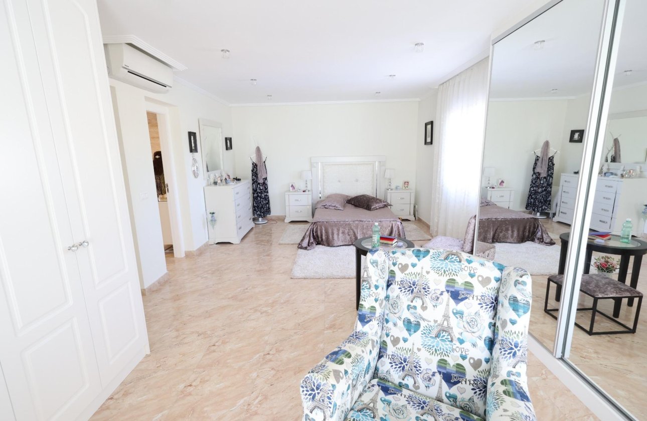 Revente - Villa -
Torrevieja - Costa Blanca