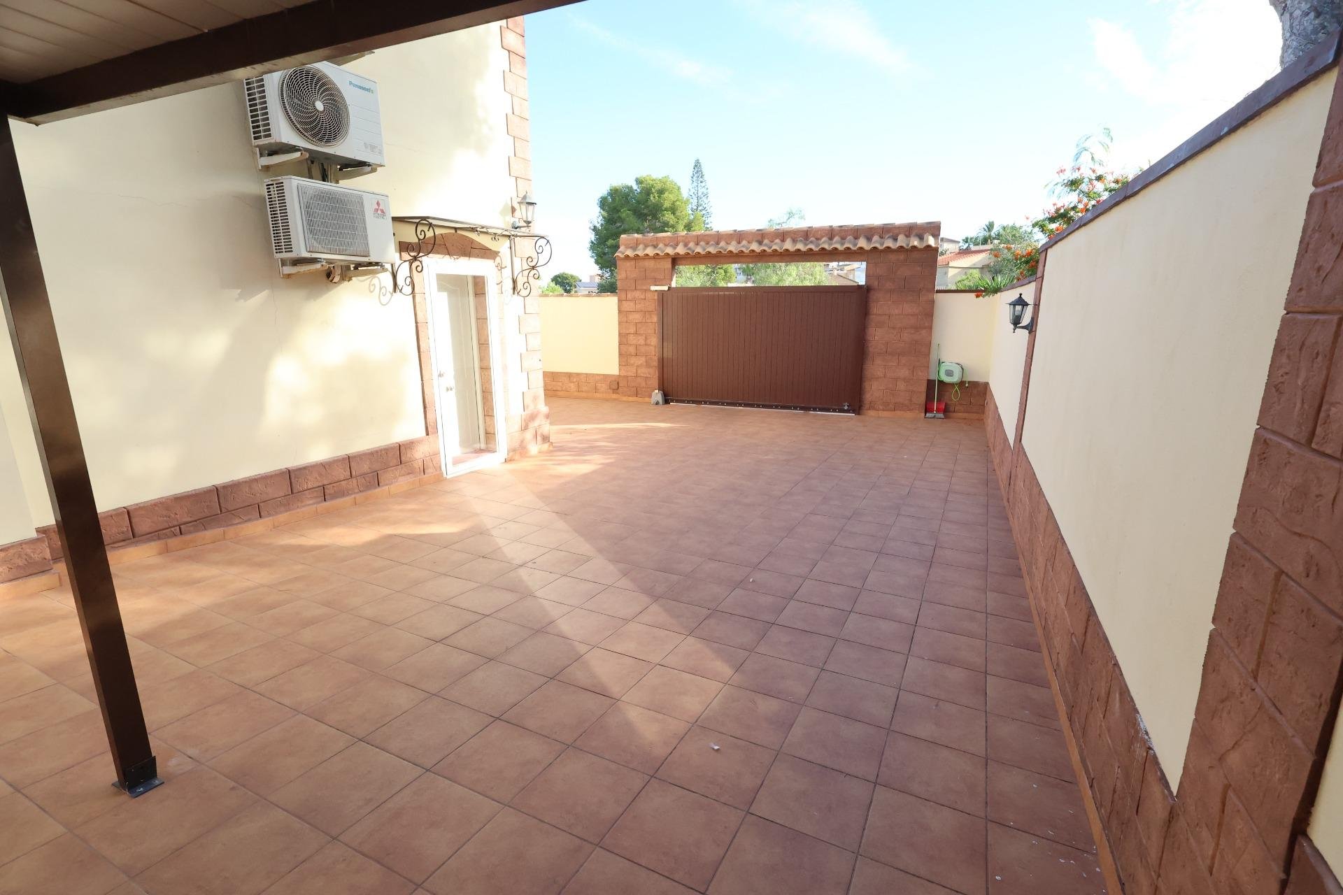 Revente - Villa -
Torrevieja - Costa Blanca