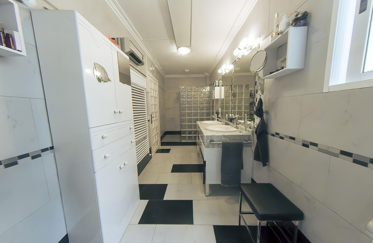 Revente - Villa -
Torrevieja - Costa Blanca