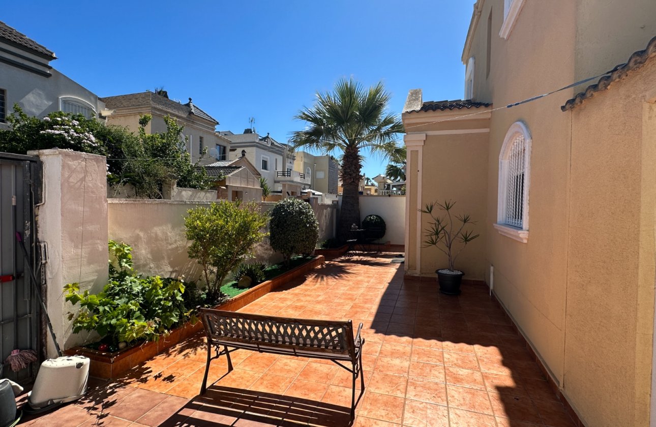 Revente - Villa -
Torrevieja - Costa Blanca