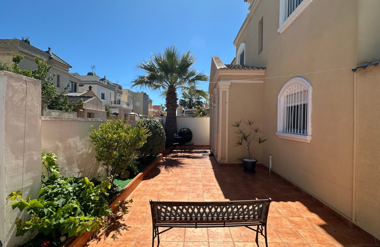 Revente - Villa -
Torrevieja - Costa Blanca