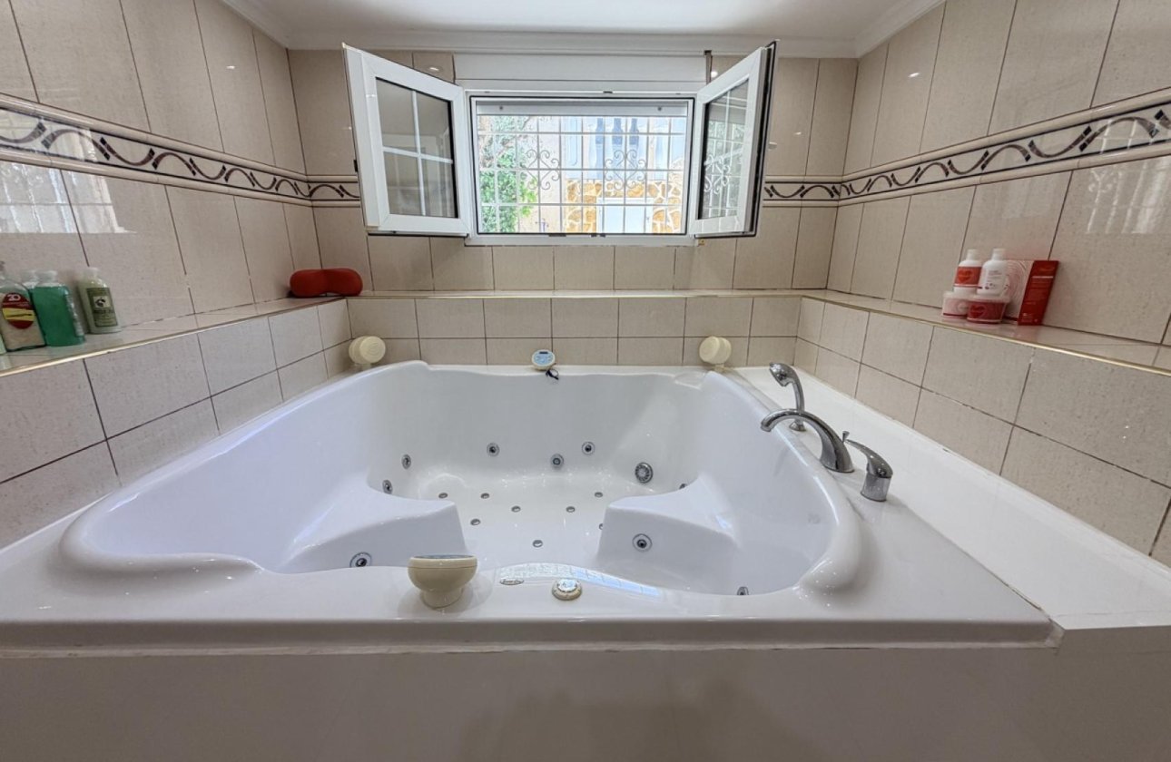 Revente - Villa -
Torrevieja - Costa Blanca
