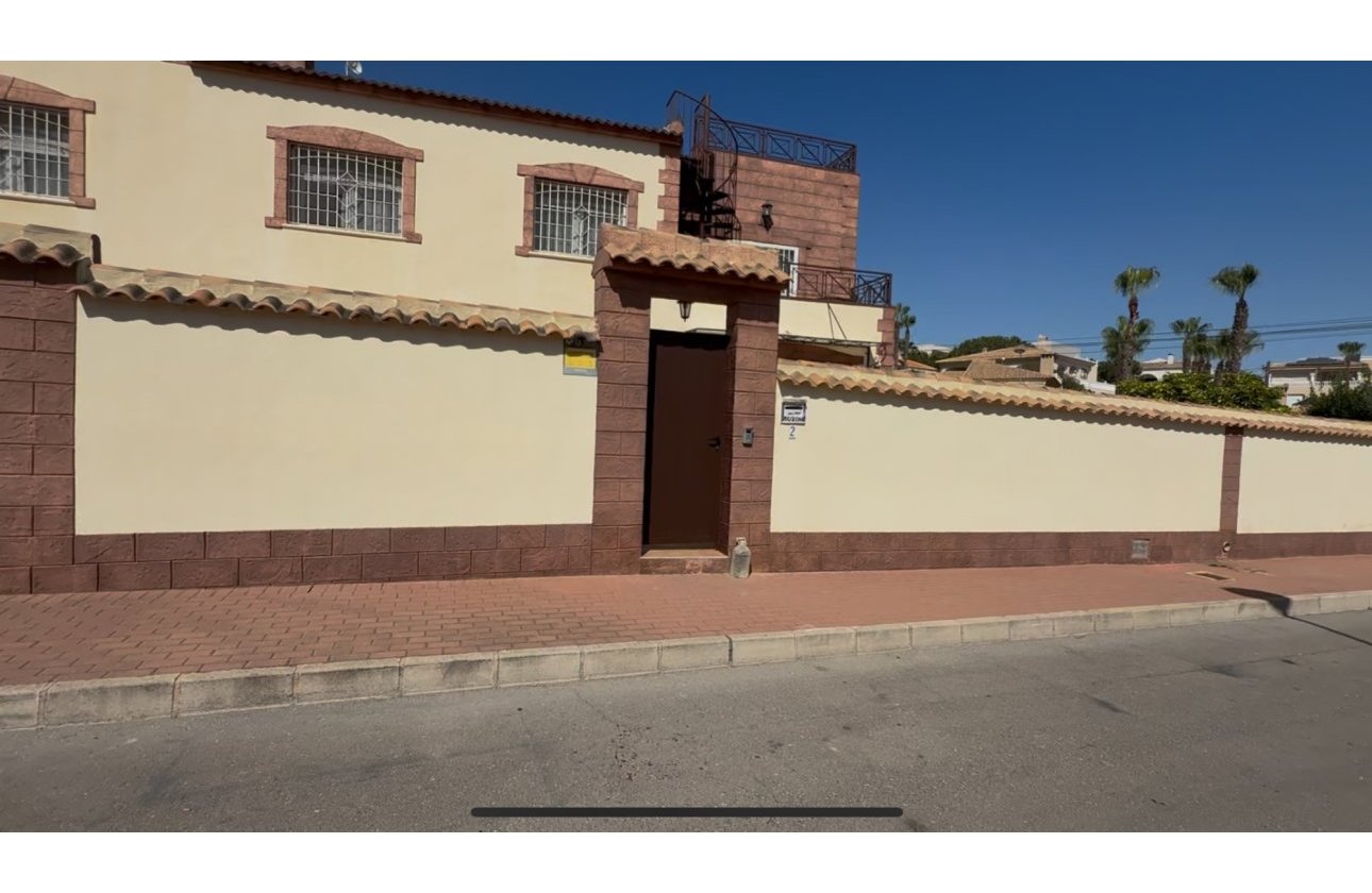 Revente - Villa -
Torrevieja - Costa Blanca