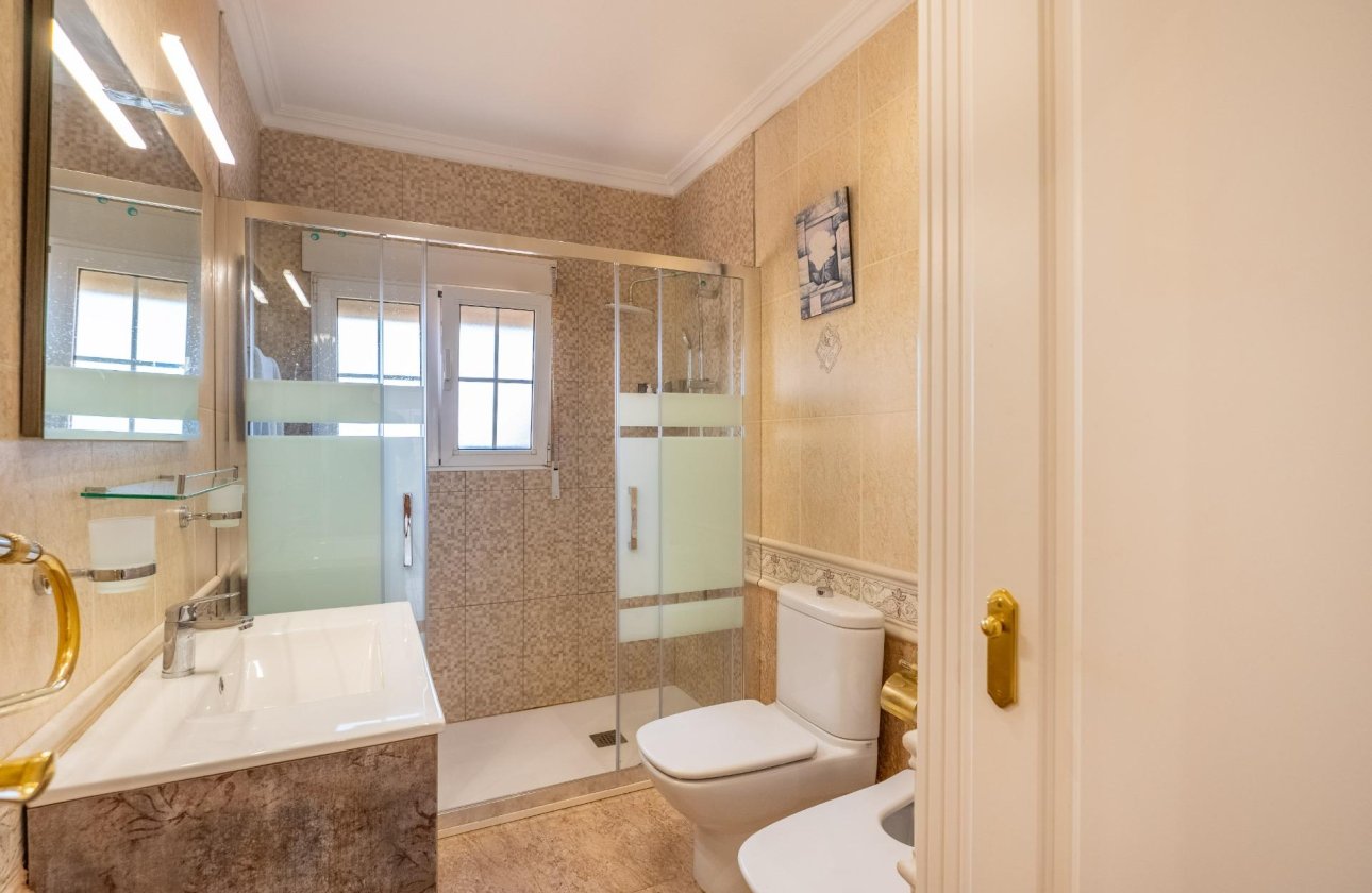 Revente - Villa -
Torrevieja - El Chaparral