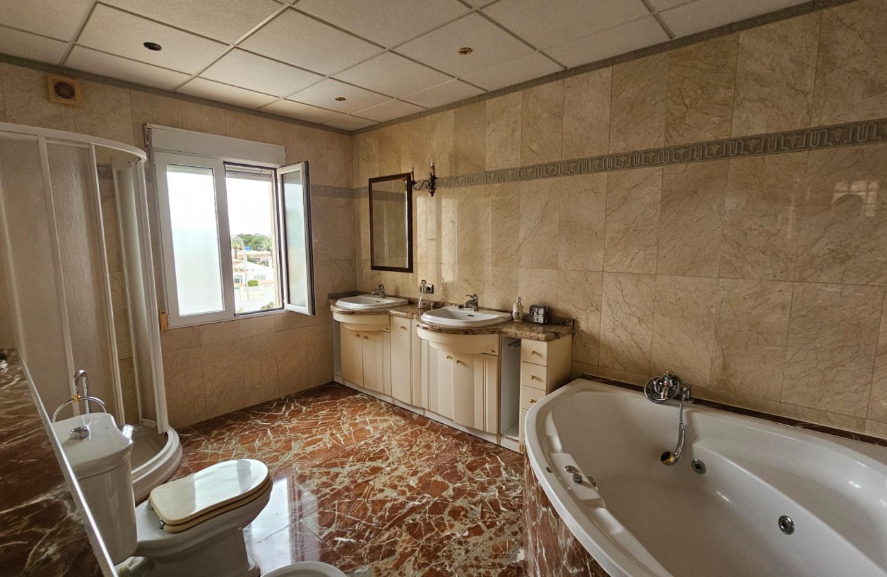 Revente - Villa -
Torrevieja - El Chaparral