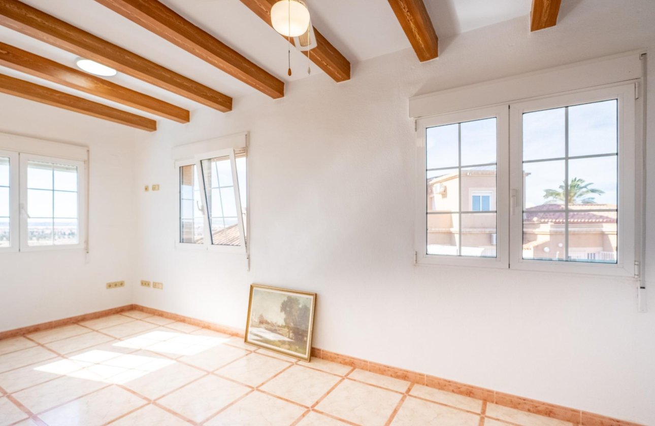 Revente - Villa -
Torrevieja - El Chaparral