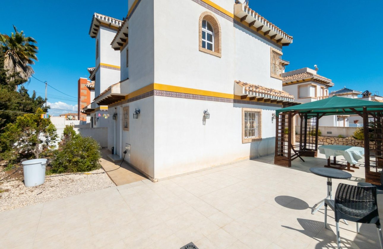 Revente - Villa -
Torrevieja - La Mata