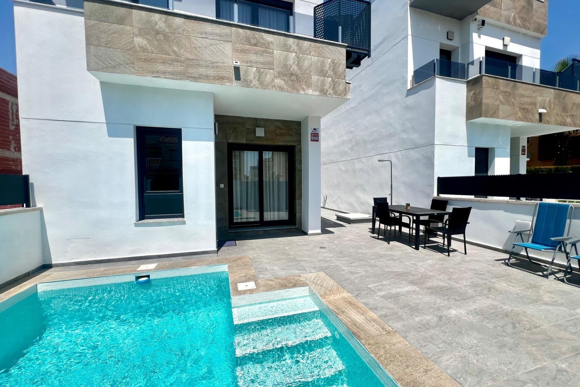 Revente - Villa -
Torrevieja - La Siesta - El Salado - Torreta