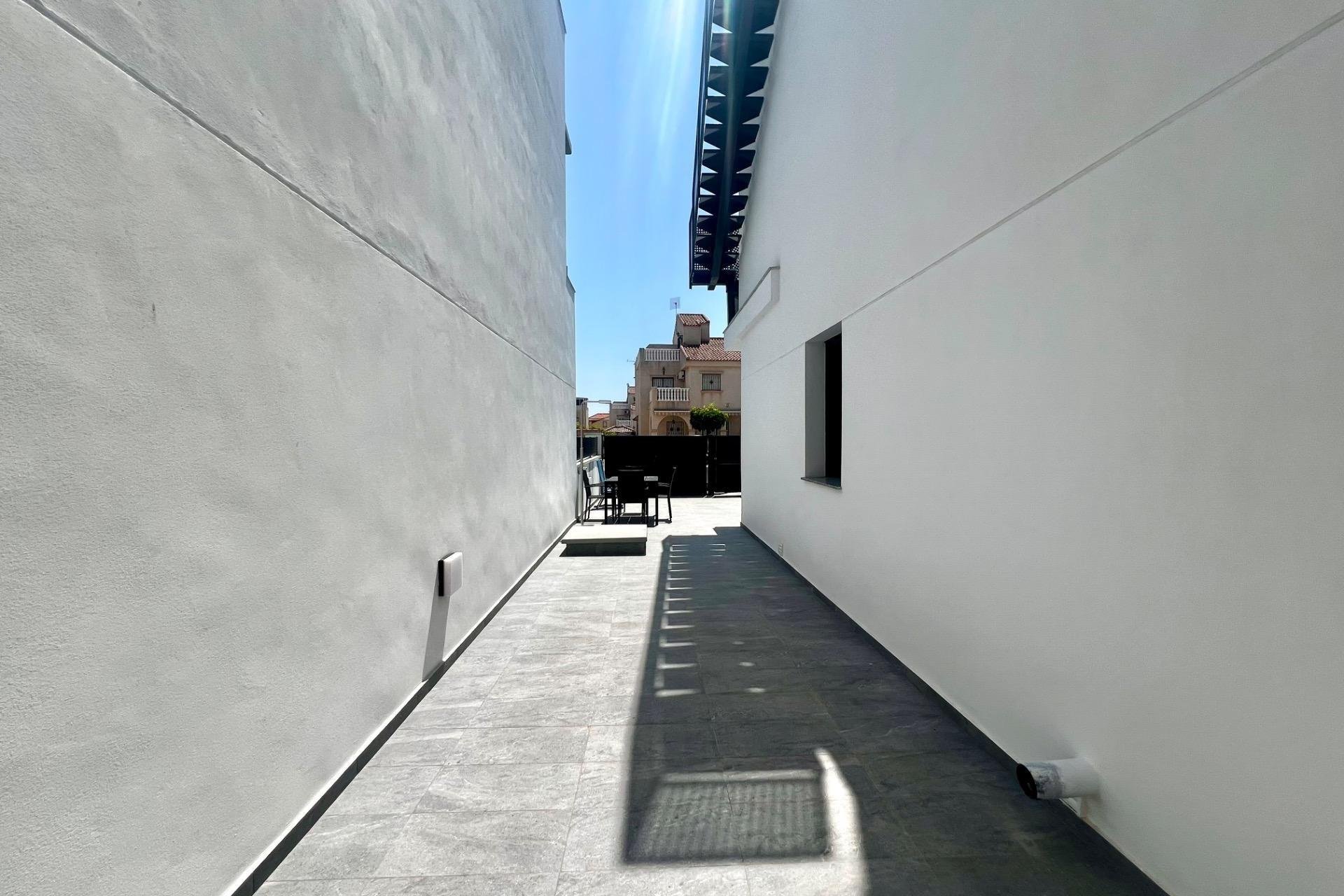 Revente - Villa -
Torrevieja - La Siesta - El Salado - Torreta