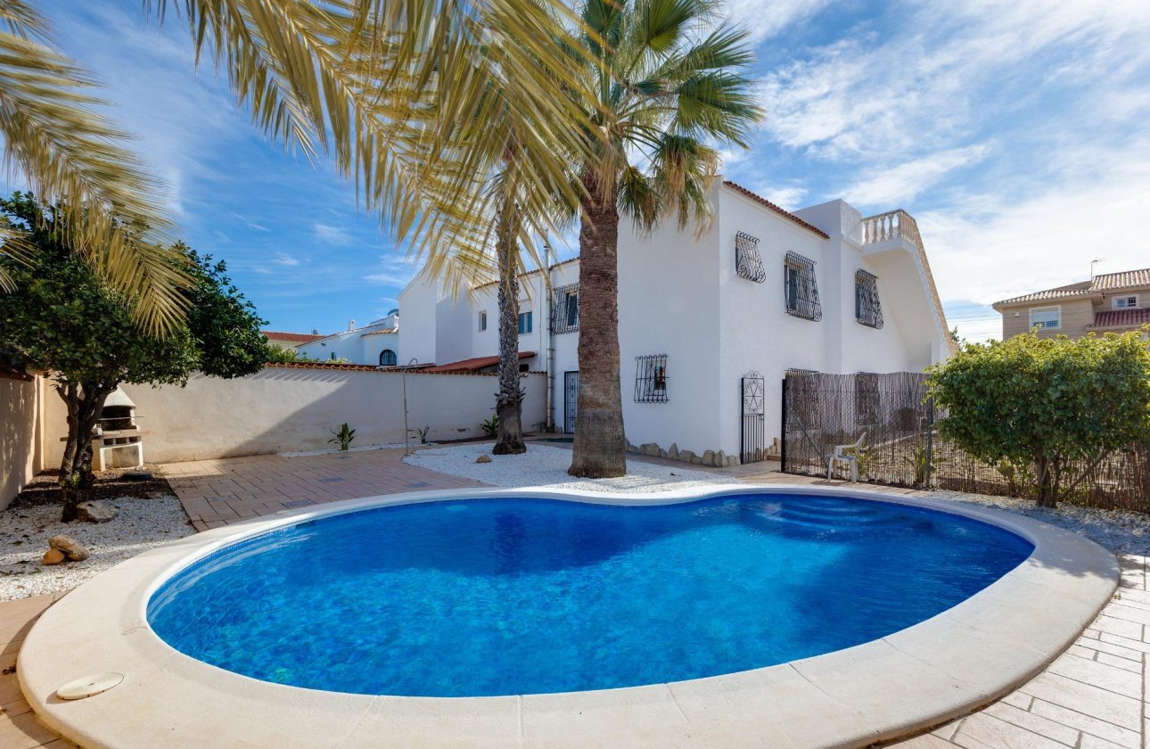 Revente - Villa -
Torrevieja - La Siesta - El Salado - Torreta