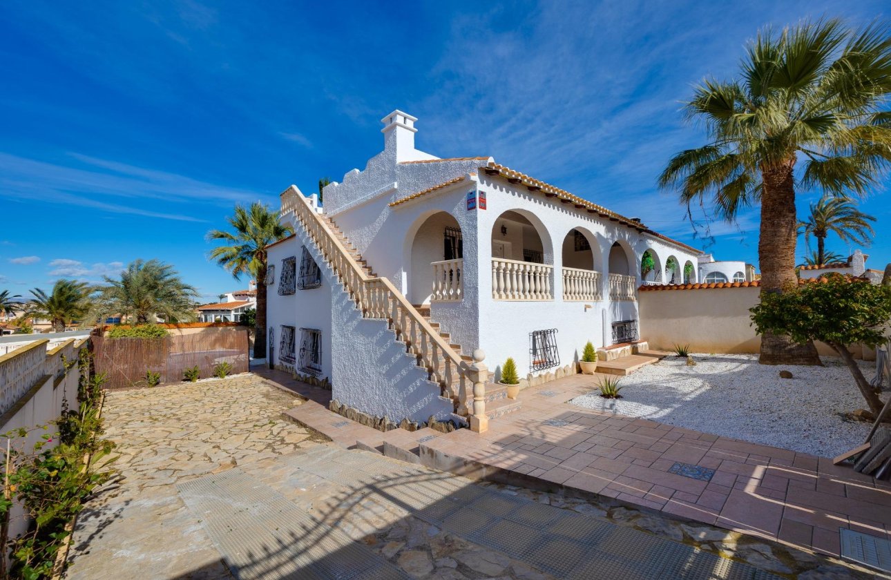 Revente - Villa -
Torrevieja - La Siesta - El Salado - Torreta