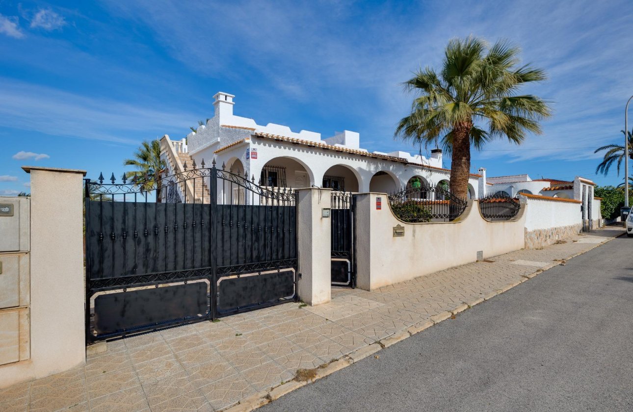 Revente - Villa -
Torrevieja - La Siesta - El Salado - Torreta