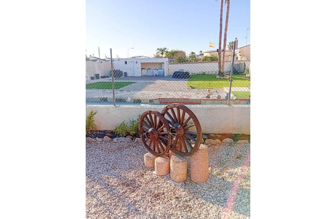 Revente - Villa -
Torrevieja - La Siesta - El Salado - Torreta
