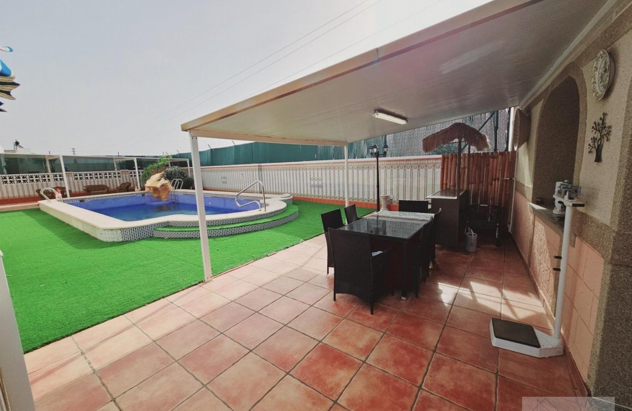 Revente - Villa -
Torrevieja - La Siesta - El Salado - Torreta