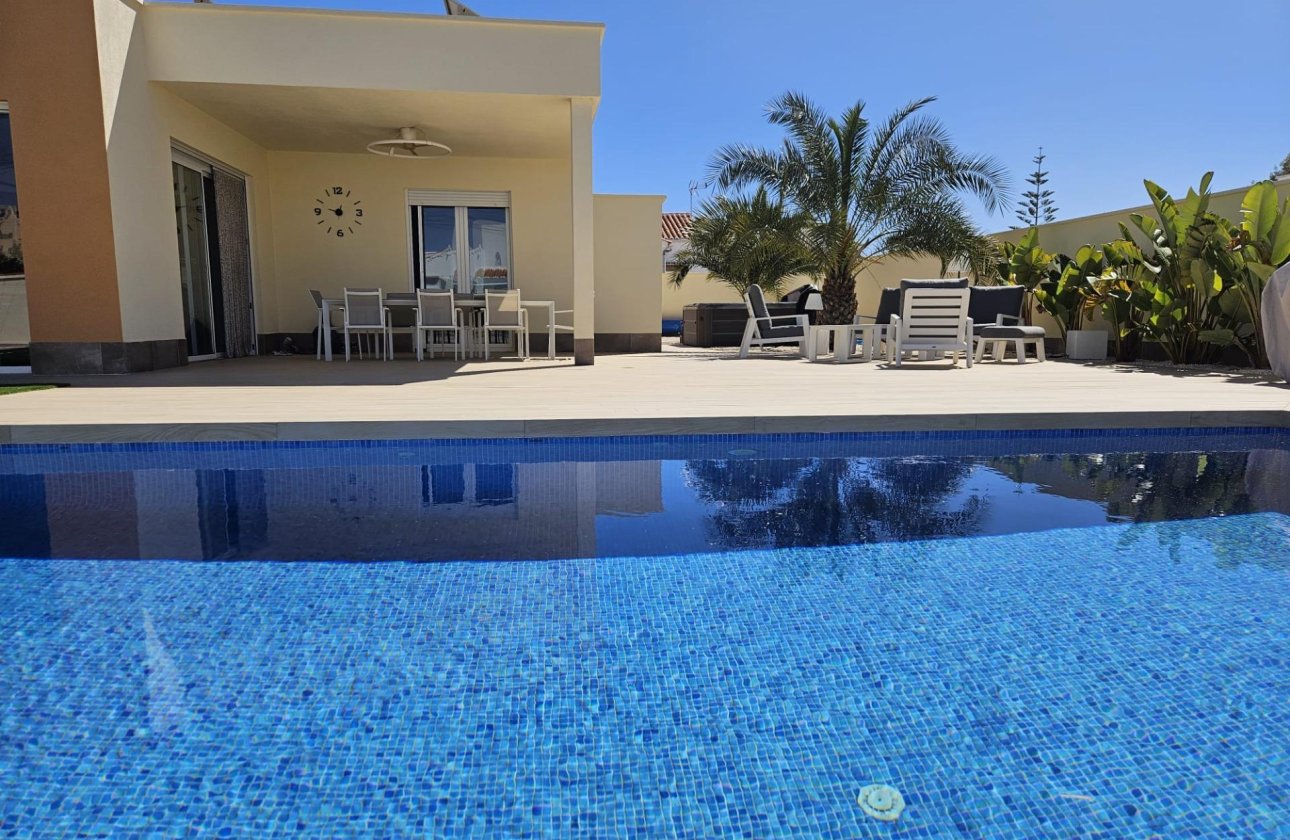 Revente - Villa -
Torrevieja - La Siesta - El Salado - Torreta
