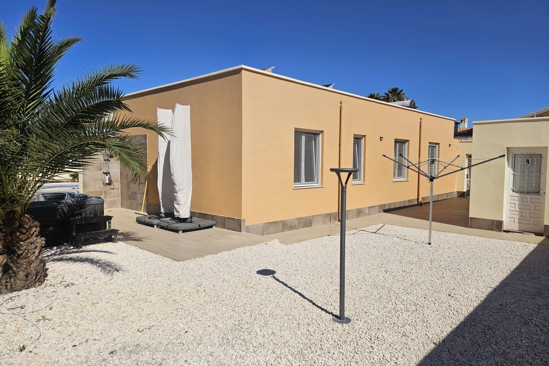 Revente - Villa -
Torrevieja - La Siesta - El Salado - Torreta
