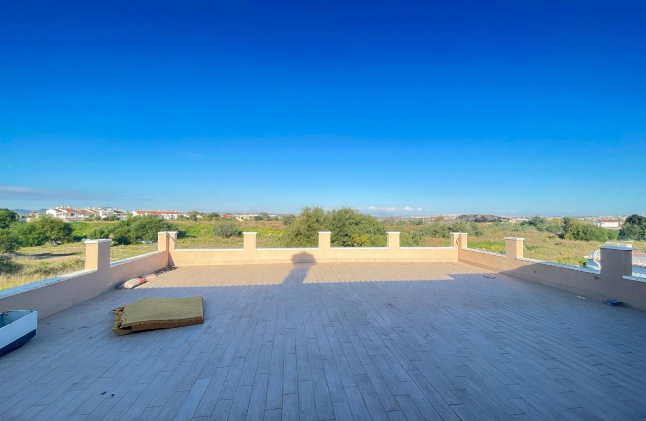 Revente - Villa -
Torrevieja - La Siesta - El Salado - Torreta