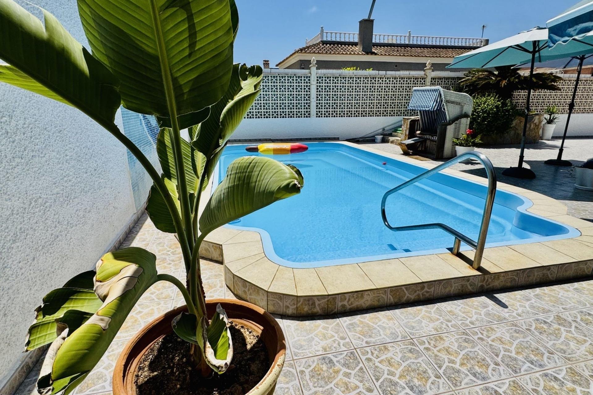 Revente - Villa -
Torrevieja - La Siesta - El Salado - Torreta