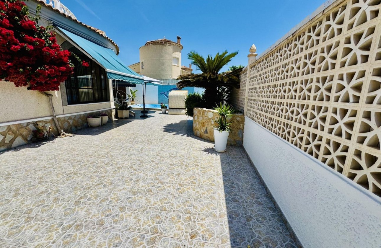 Revente - Villa -
Torrevieja - La Siesta - El Salado - Torreta