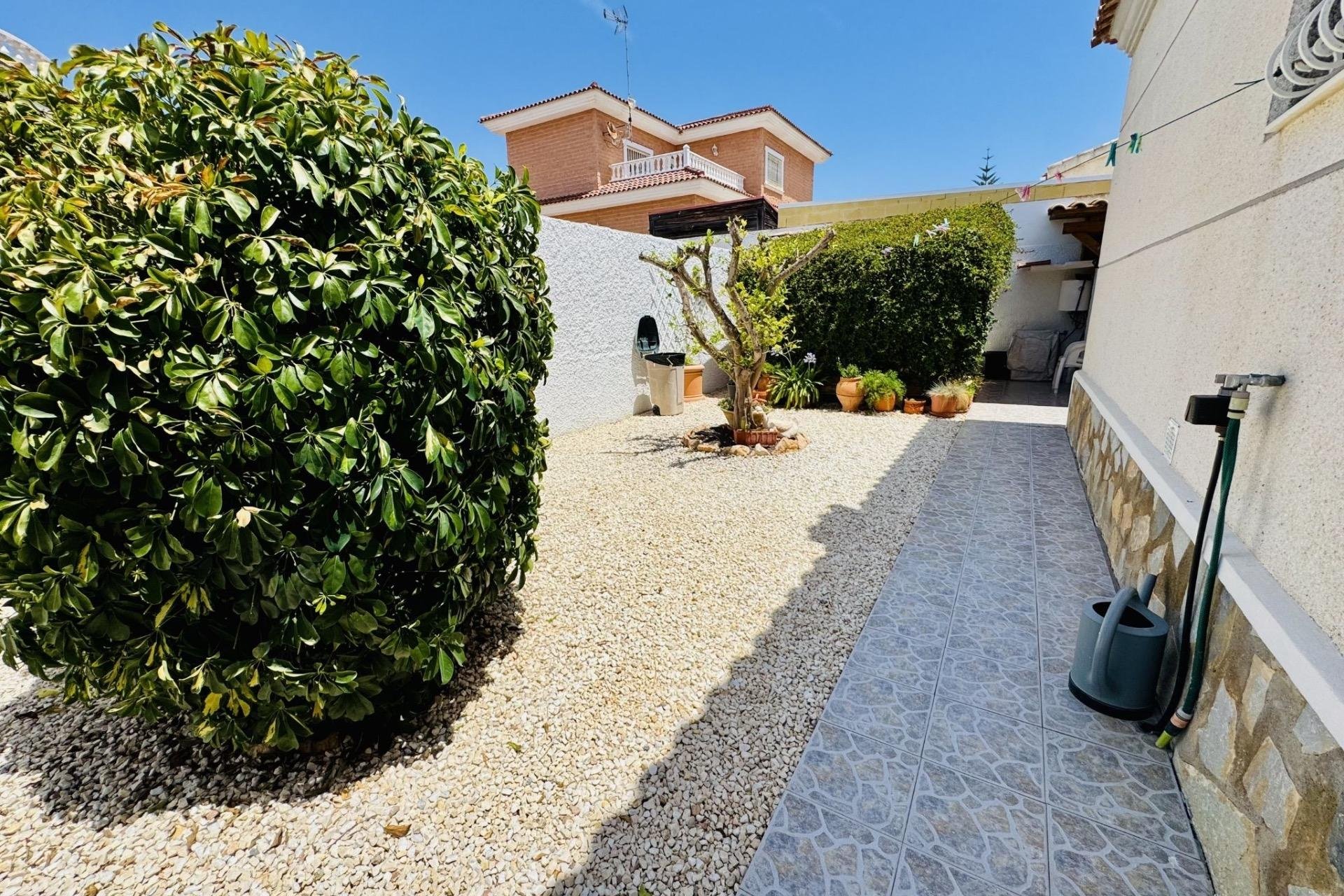 Revente - Villa -
Torrevieja - La Siesta - El Salado - Torreta