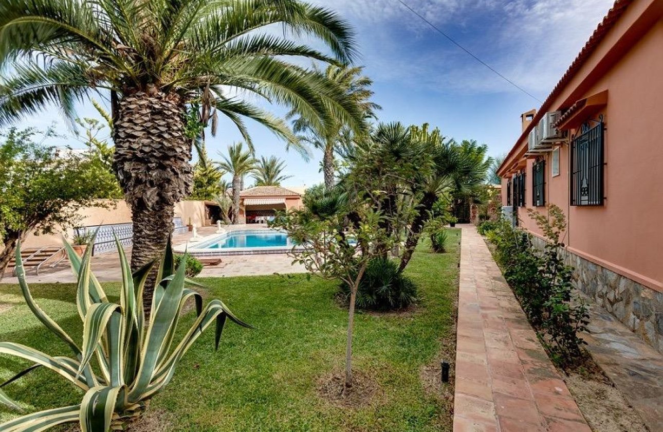 Revente - Villa -
Torrevieja - La Siesta - El Salado - Torreta