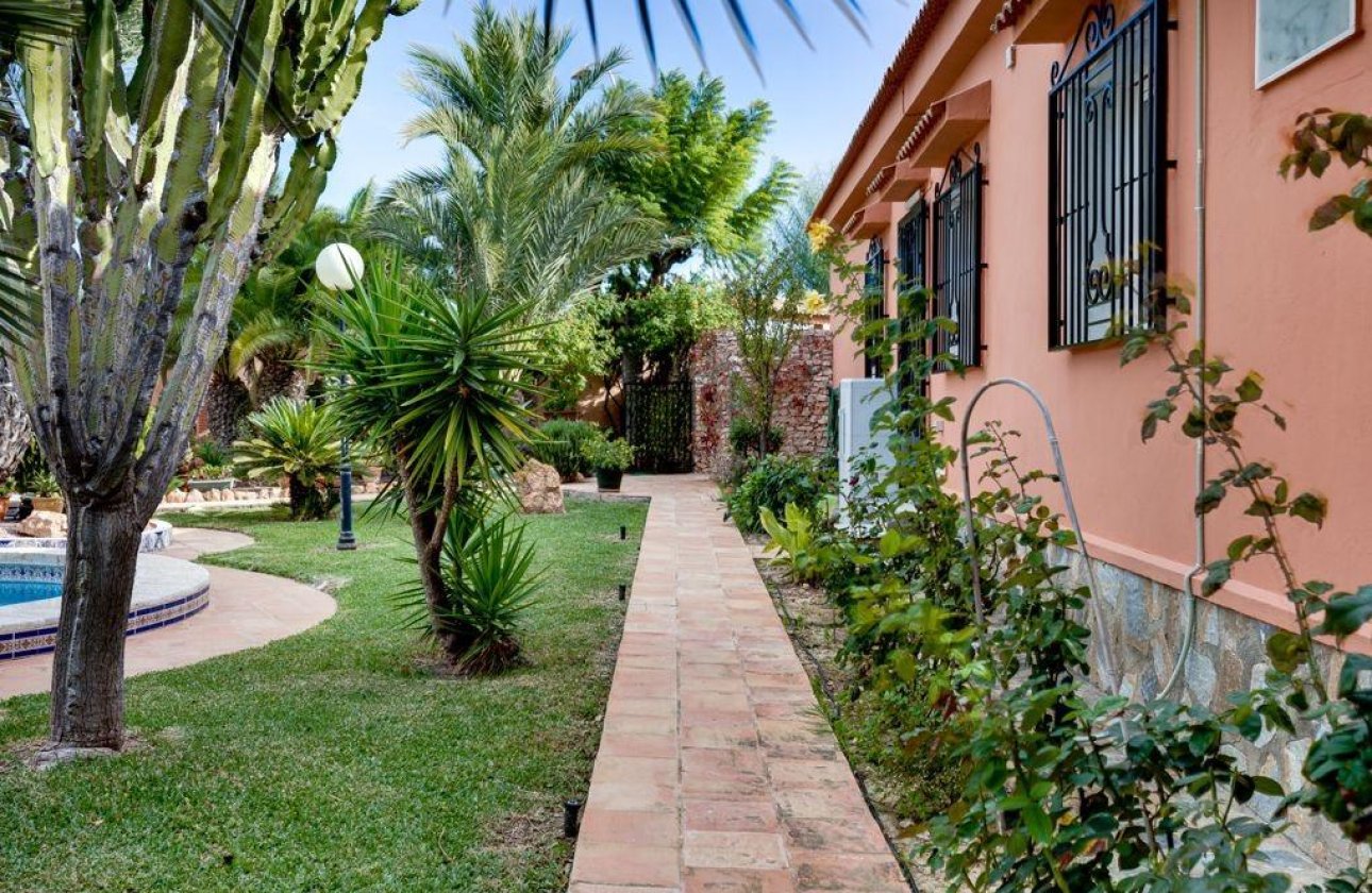 Revente - Villa -
Torrevieja - La Siesta - El Salado - Torreta