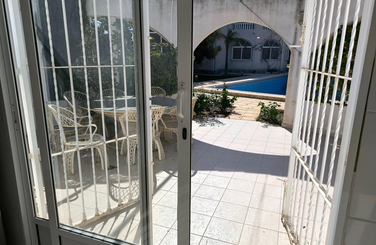 Revente - Villa -
Torrevieja - La Siesta