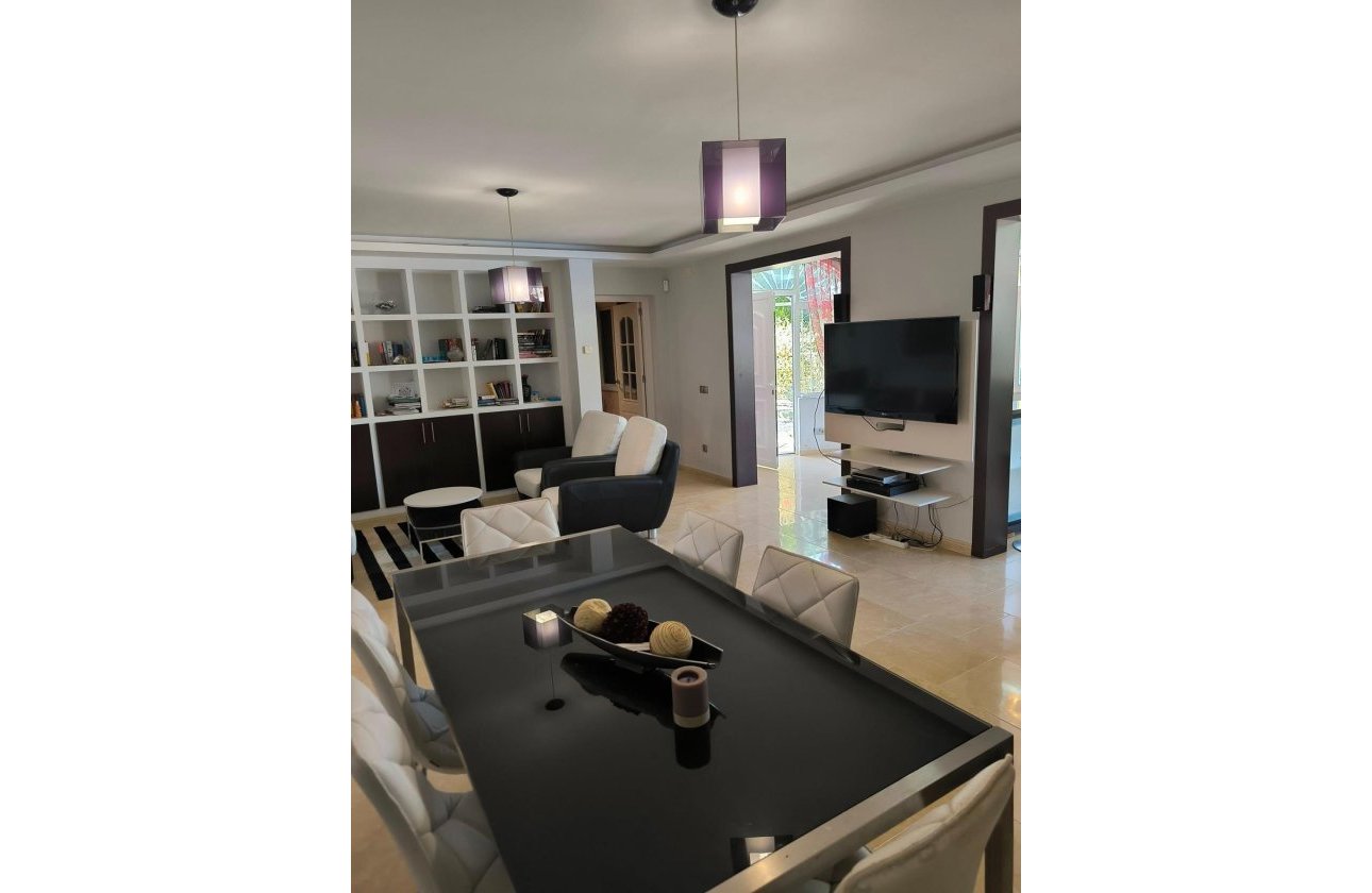 Revente - Villa -
Torrevieja - La Siesta