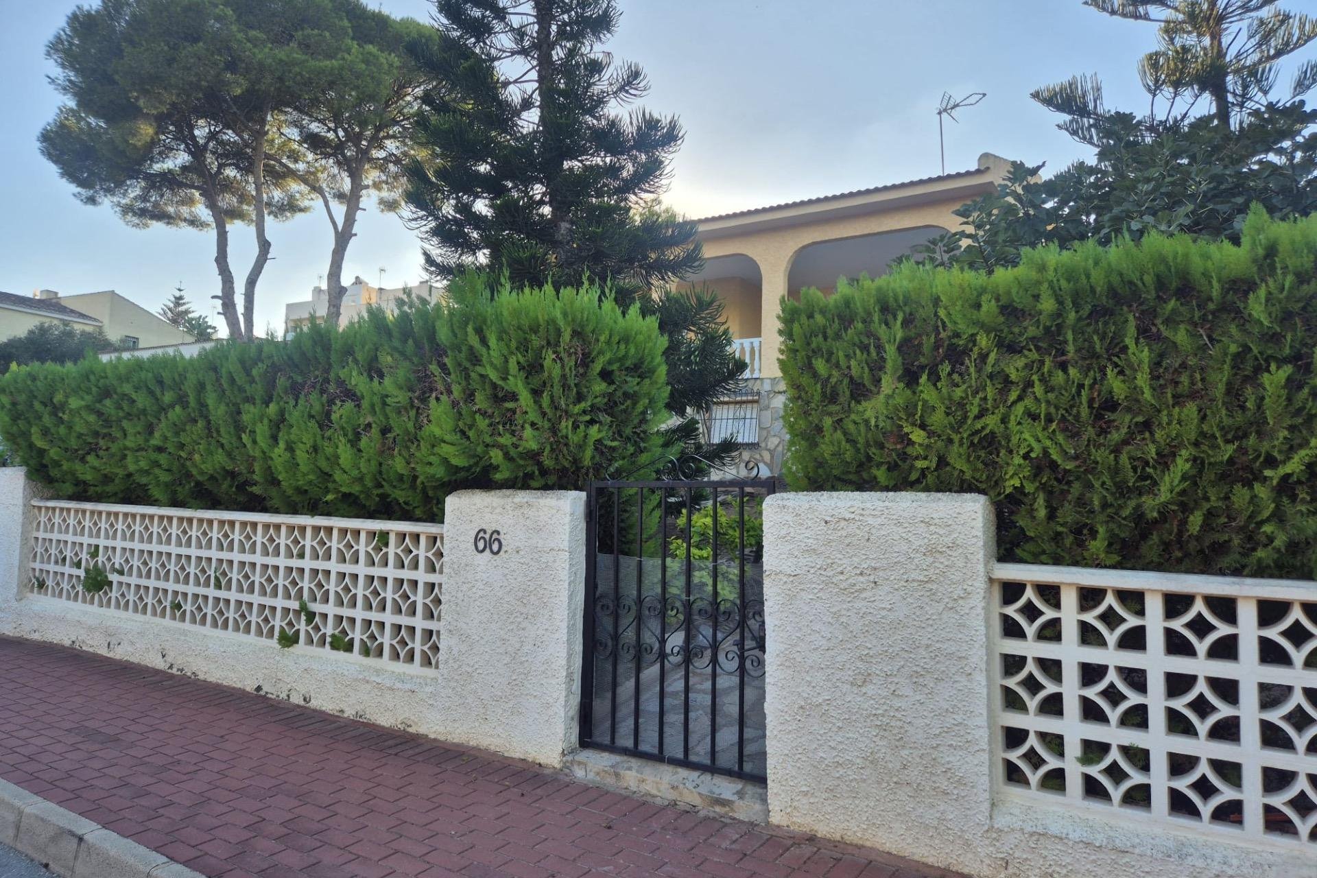Revente - Villa -
Torrevieja - Los Balcones - Los Altos del Edén
