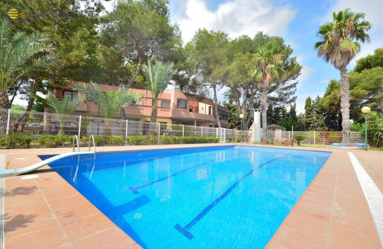 Revente - Villa -
Torrevieja - Los Balcones