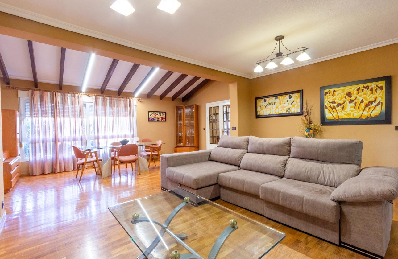 Revente - Villa -
Torrevieja - Los Balcones