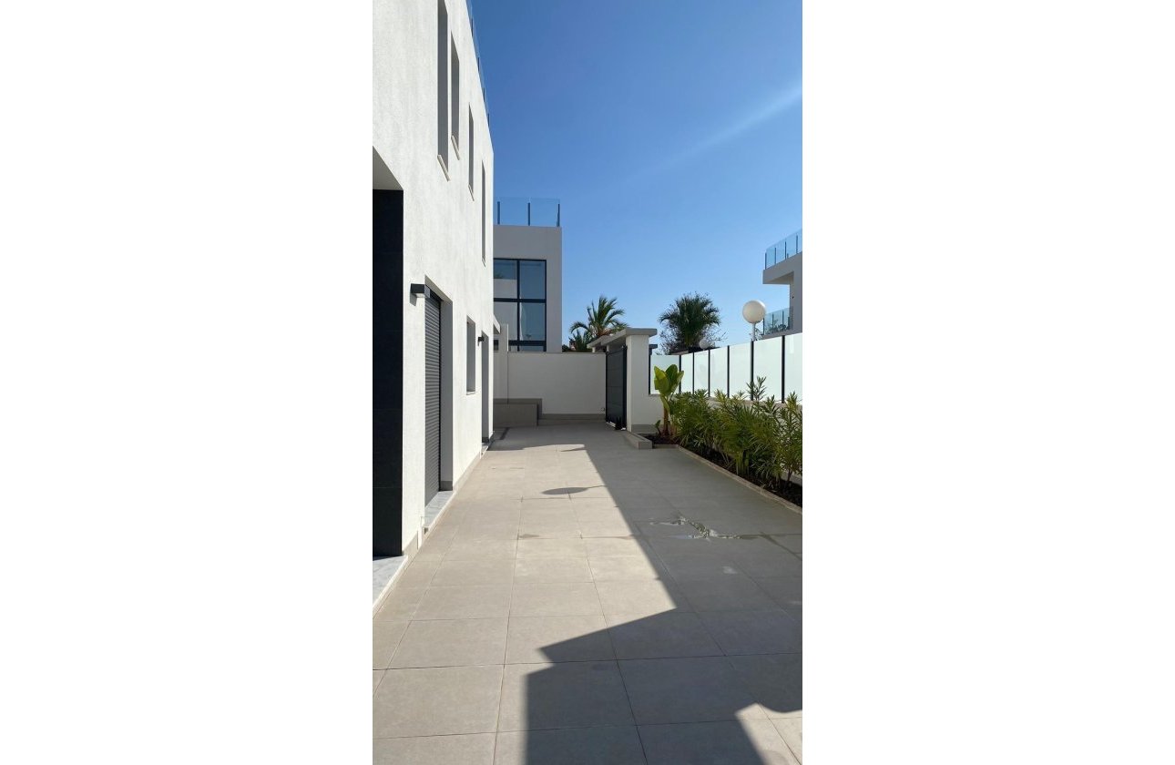 Revente - Villa -
Torrevieja - Los Balcones