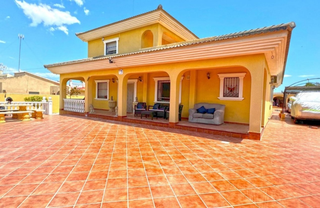 Revente - Villa -
Torrevieja - Los Balcones