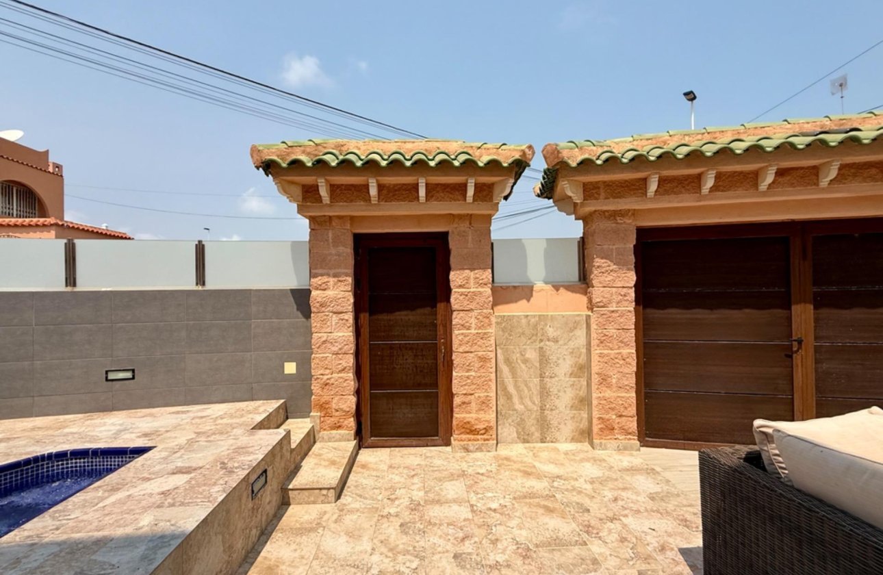 Revente - Villa -
Torrevieja - Los Frutales