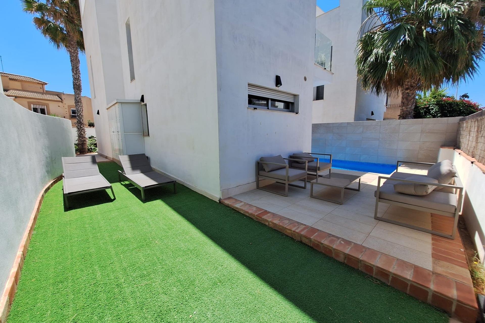 Revente - Villa -
Torrevieja - Los Frutales